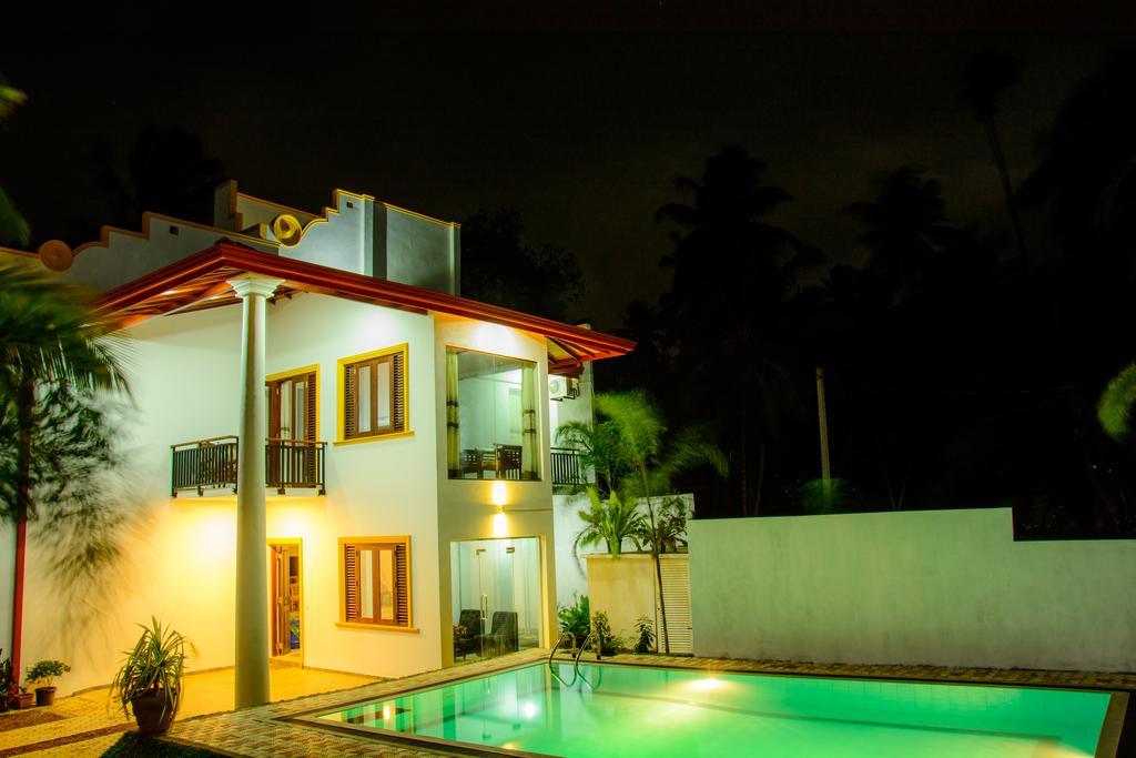 Villa White Hikkaduwa Bagian luar foto