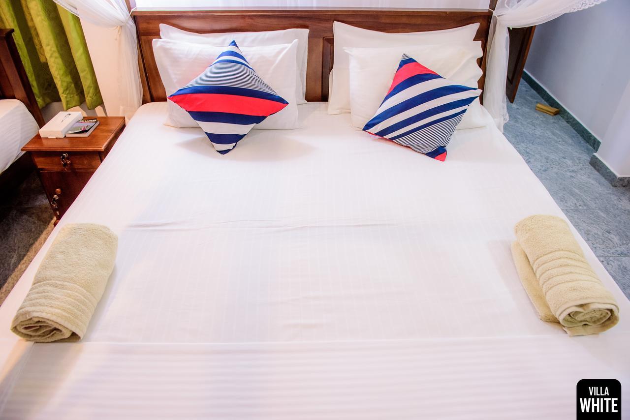 Villa White Hikkaduwa Bagian luar foto