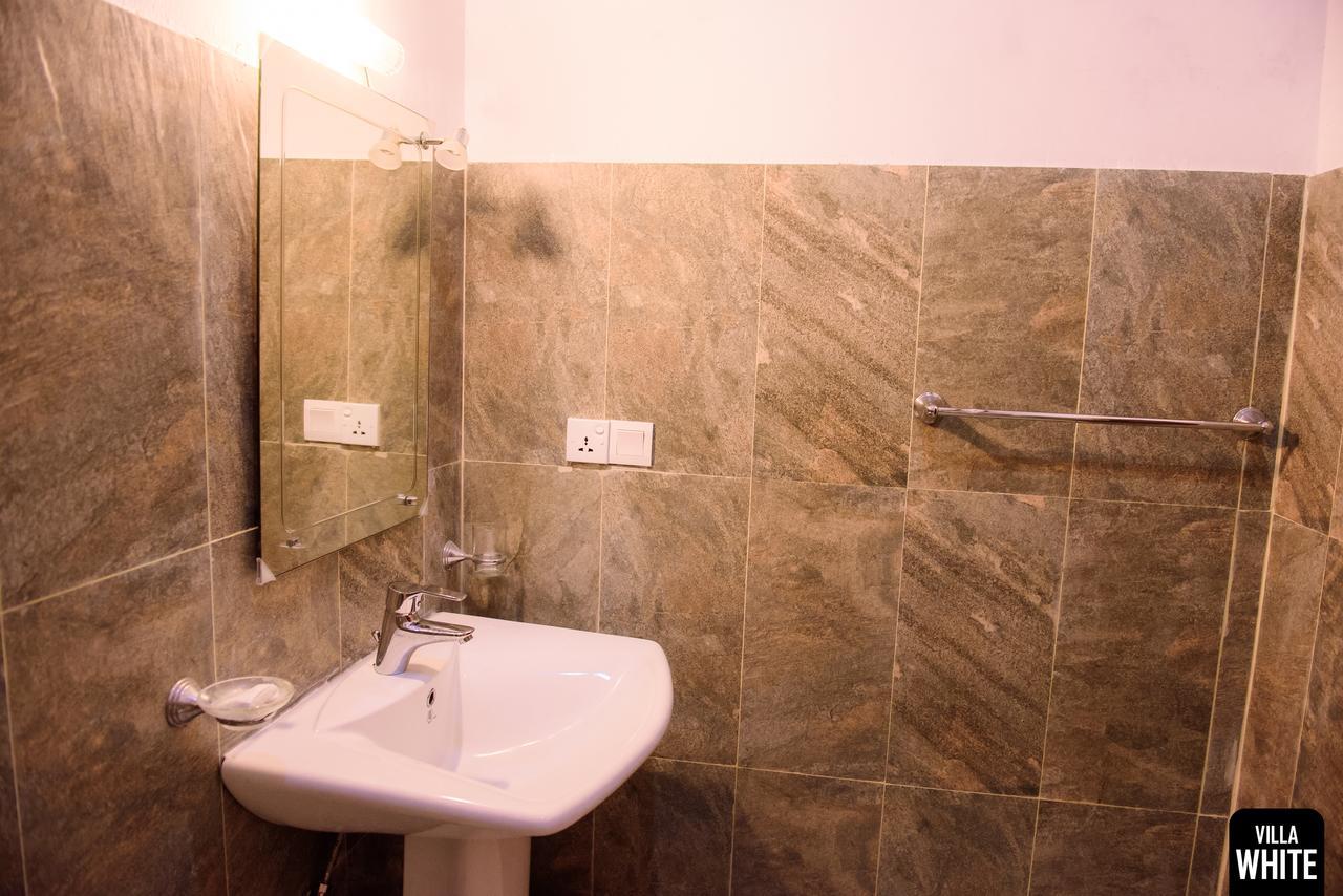 Villa White Hikkaduwa Bagian luar foto