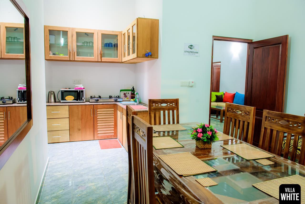 Villa White Hikkaduwa Bagian luar foto