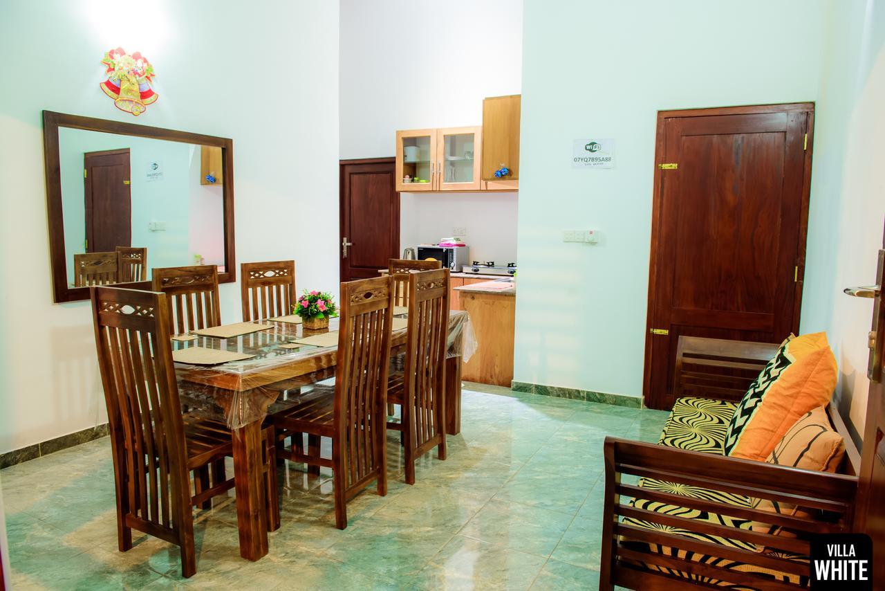Villa White Hikkaduwa Bagian luar foto