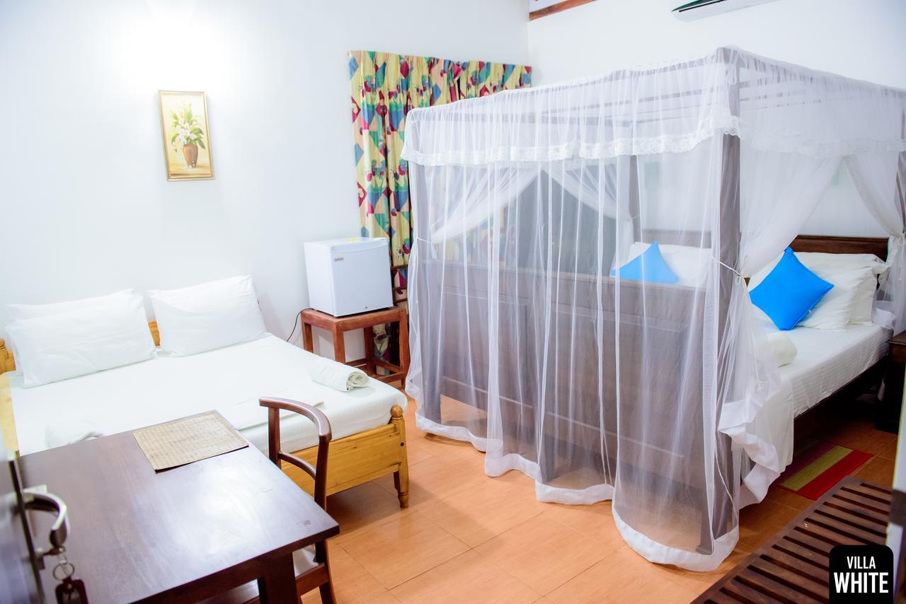 Villa White Hikkaduwa Bagian luar foto