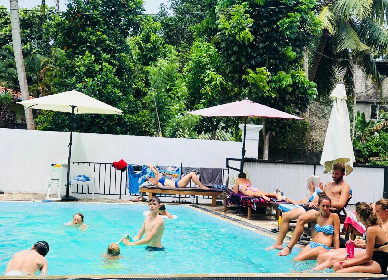 Villa White Hikkaduwa Bagian luar foto